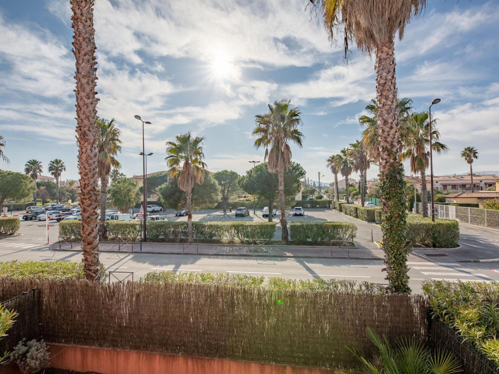 Apartment Santa Monica-1 By Interhome Frejus Bagian luar foto
